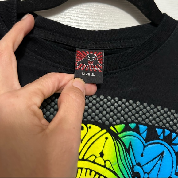 Neón Elephant Graphic Tee - Picture 5 of 7